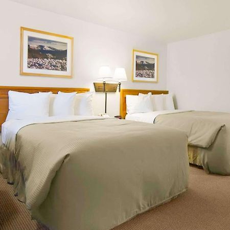 Magnuson Hotel Park Vue 伊利 外观 照片