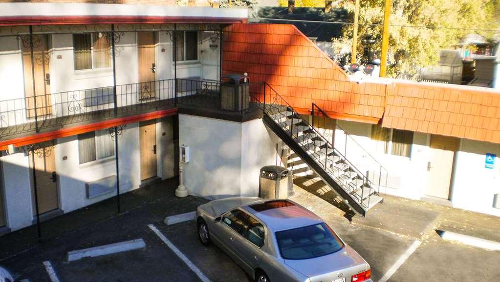 Magnuson Hotel Park Vue 伊利 外观 照片
