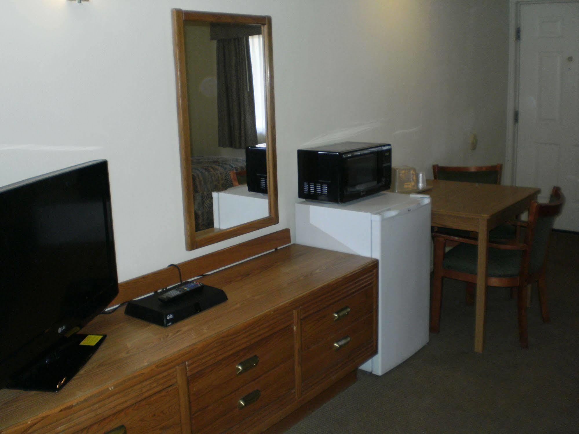 Magnuson Hotel Park Vue 伊利 外观 照片