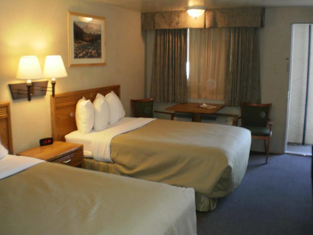 Magnuson Hotel Park Vue 伊利 外观 照片