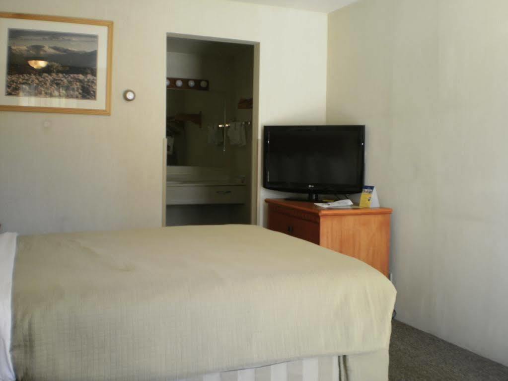 Magnuson Hotel Park Vue 伊利 外观 照片