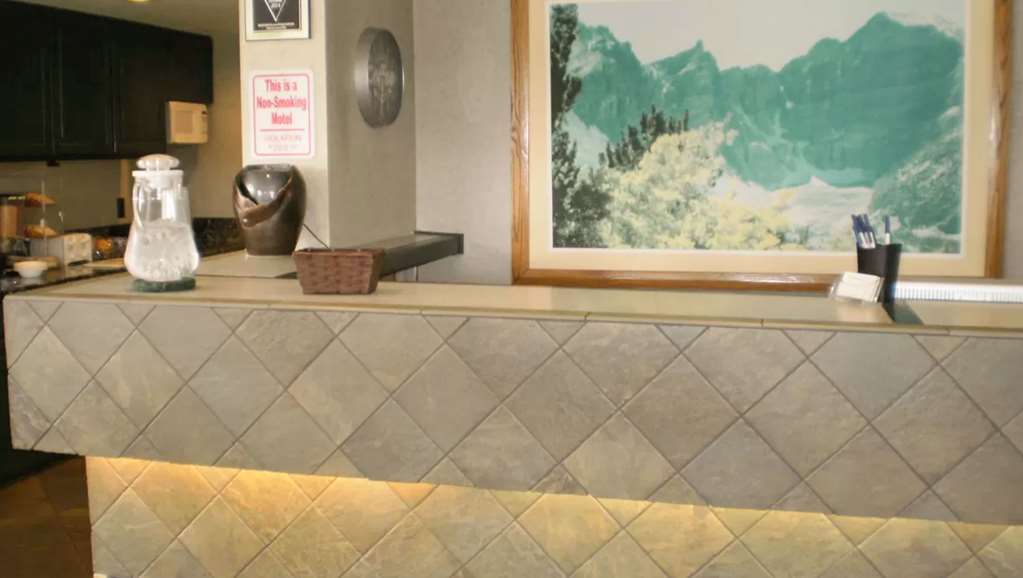 Magnuson Hotel Park Vue 伊利 内观 照片